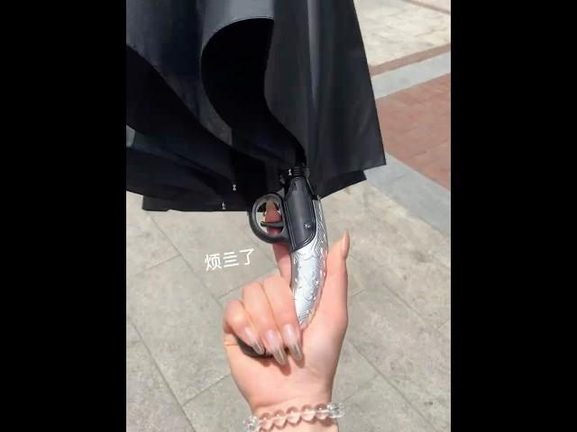 好晒啊 是时候掏出我新买的伞了！ #玩个很新的东西 #雨伞 #万万没想到 #搞笑