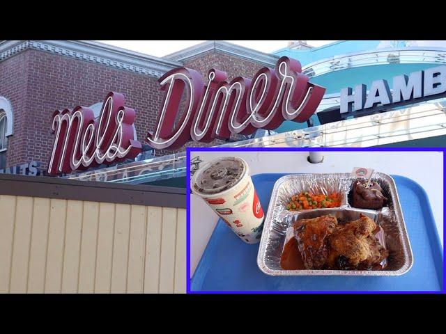 Lunch Break at Universal Studios Hollywood- Mel's Diner (Fried Chicken TV Dinner)