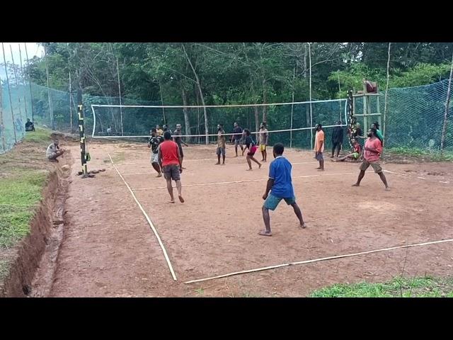 Keseruan bermain volly masyarakat di pedalaman papua