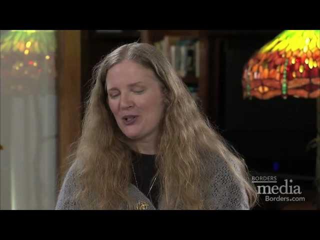 HUNGER GAMES author Suzanne Collins Talks to Readers