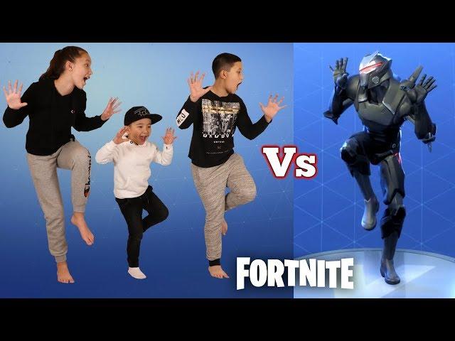 FORTNITE DANCE CHALLENGE !! In Real Life With Ckn Toys