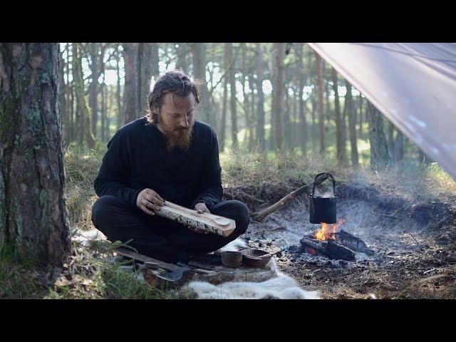 4 days bushcraft trip - beach and forrest, canvas tarp, reindeer skin, fatwood, spoon carving etc.