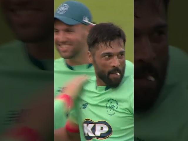 MOHAMMAD AMIR GETS MOEEN ALI! 