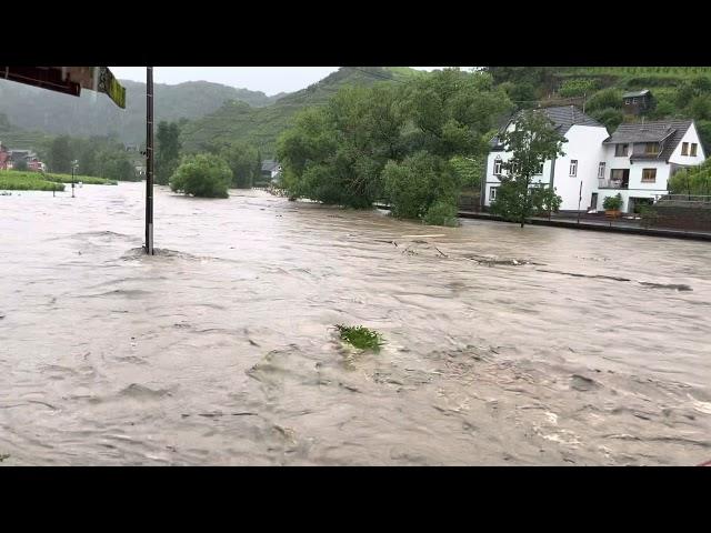 14.07.2021 20:00 Uhr - Hochwasser in Mayschoß im Ahrtal