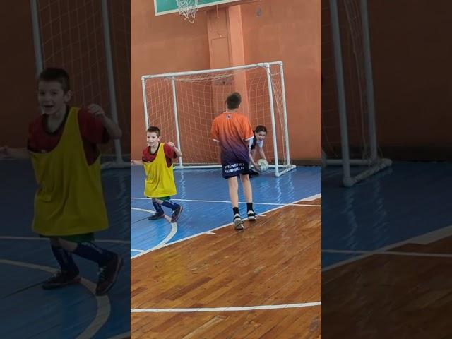 Выгнал вратаря после пропущенного гола #футбол #football #sport #soccer #гол #goal #спорт #futbol
