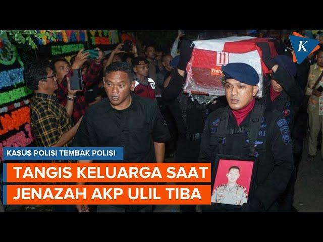 Momen Jenazah AKP Ulil Tiba di Rumah Duka di Makassar