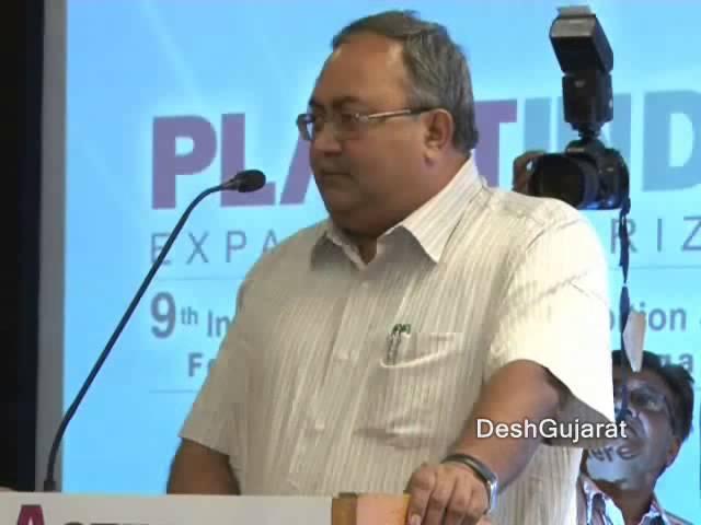 Gujarat Minister Saurabh Patel announces PlastIndia 2015 at Gandhinagar