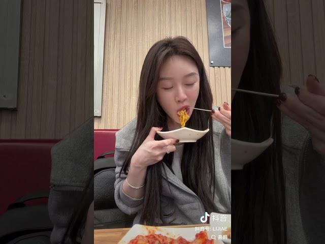 我也忘了之前谁发的了！但是很对 #嘉鹅