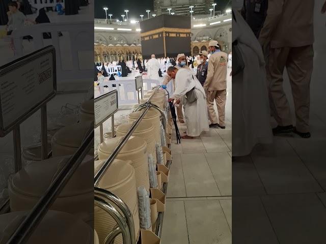 Zam zam water makkah️#2025​ #shorts​ #youtubeshorts​ #makkah​ #shorts​ #viralvideo​ #kabalive​
