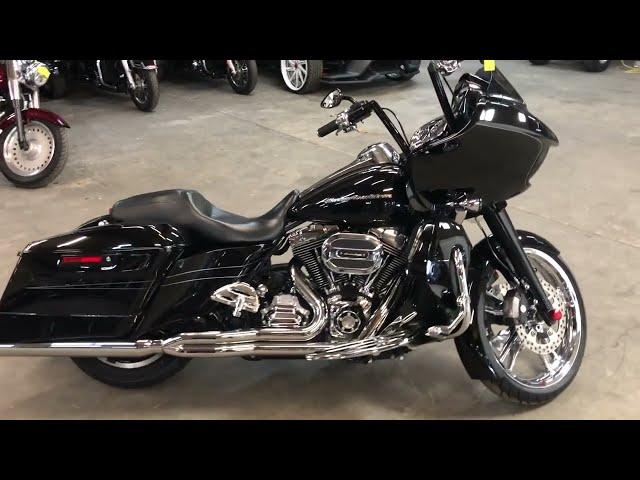 USED 2015 HARLEY ROAD GLIDE SPECIAL FOR SALE IN MI WITH OVER $5,000 IN EXTRAS! U7124