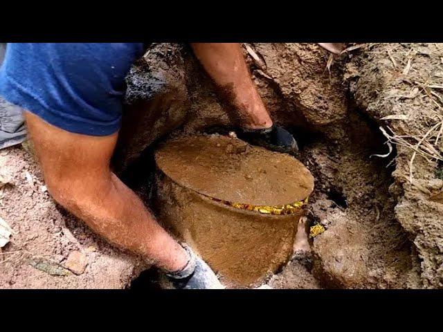 DENTRO da CACHOEIRA estava um GRANDE TESOURO