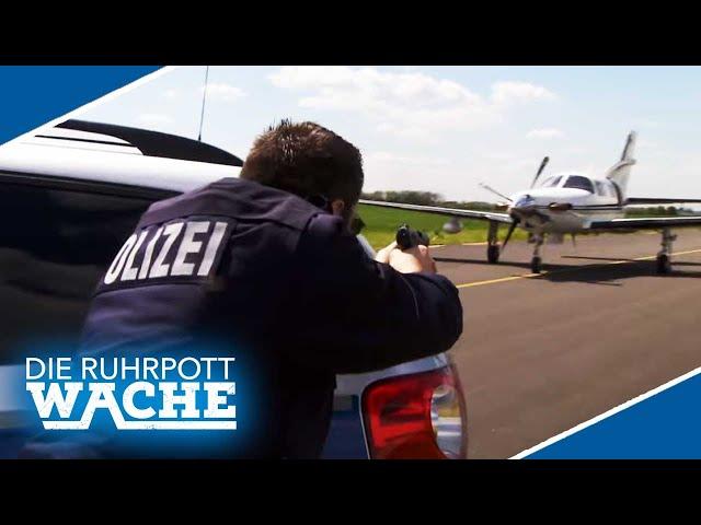 Schießerei auf der LANDEBAHN ️ Triebtäter verschanzt sich im Flugzeug | Die Ruhrpottwache | SAT.1