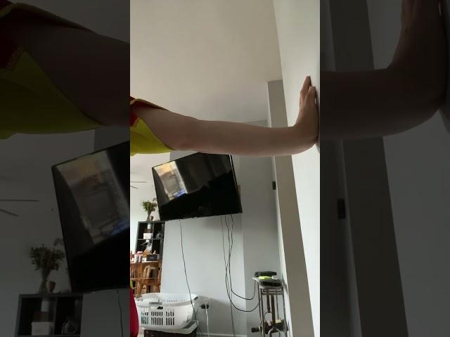 Can you twist your arm without moving your hand like this? #trend #trending #trendingtopic #viral ￼