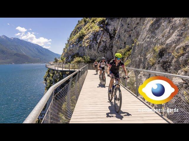 Mit dem Fahrrad schwebend über dem Gardasee - Der Radweg von Limone sul Garda