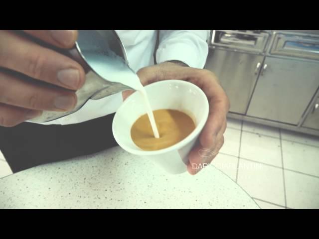 Latte Art - Dario Ciarlantini Coffee Trainer - Rabbit