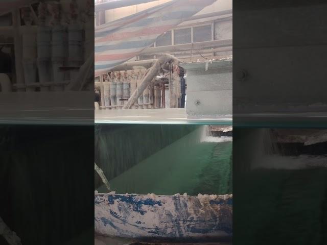Why shaker is important in fourdrinier paper machine #papermill #papermachine #recycling #paper