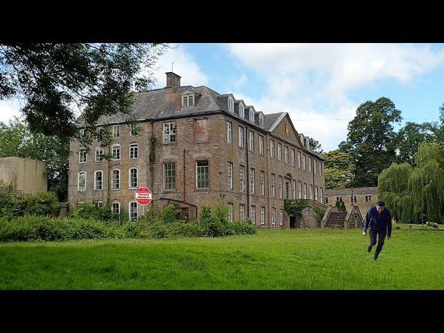 IS THIS NOW THE UK'S BIGGEST ABANDONED MANSION?