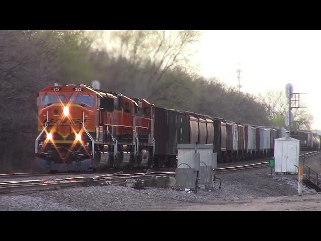 K5HL on BNSF SD75M 252 - BNSF Staples Sub