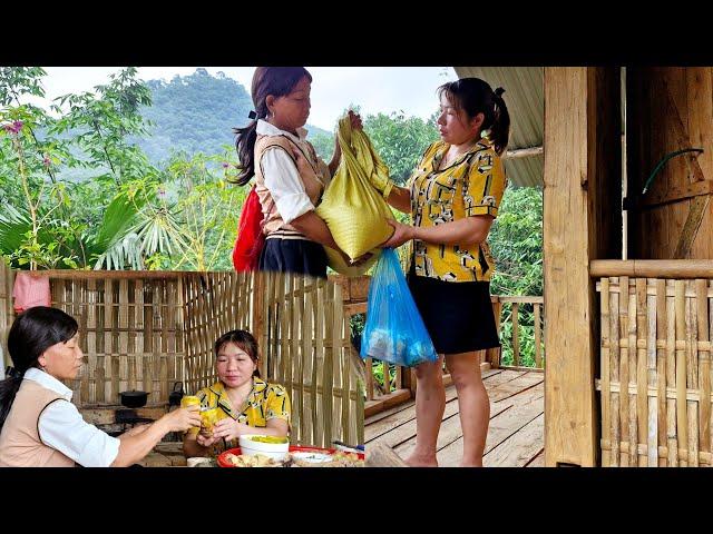 The engineer's mother brought rice to visit the girl, the girl made a dish to treat her.