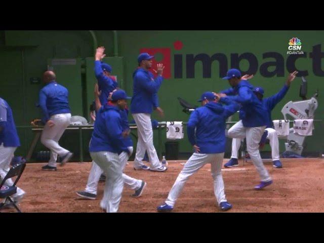 SF@CHC: Cubs relievers show off their dance moves