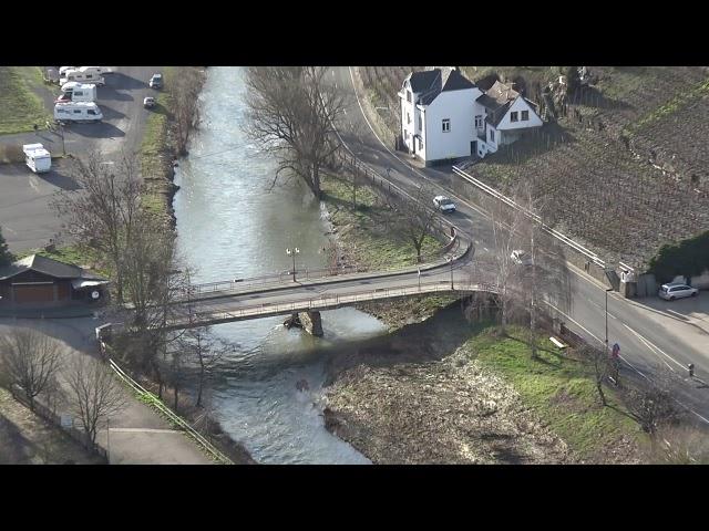 Die Burgruine Saffenburg an der Ahr