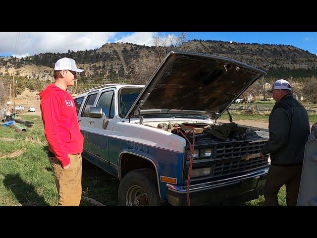 Hunter @FabRats Helps Clayton W/Square Body Barn Find. Can They Get it Running????