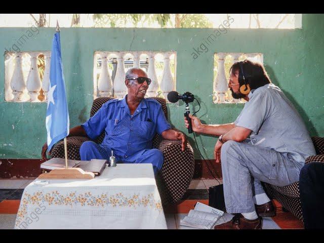 Maddaxweyne Maxamed Siyaad Barre Oo Ku Hadlaya Luqada Af-Talyaaniga, Xili Uu Xamar Ka Huleelay 1991.