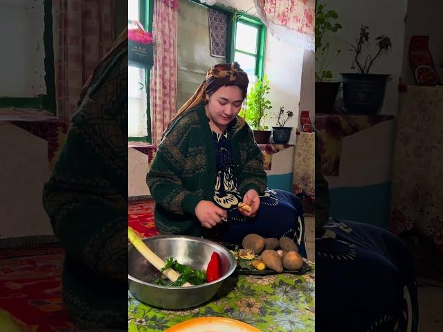 Cooking with Grandma - Big Plate Chicken | Uyghur Village Life