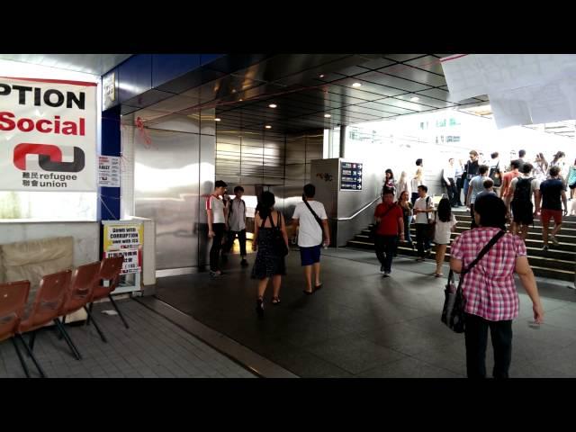原來國際標準就係抹黑反佔中， IFC 外驚見假街站!
