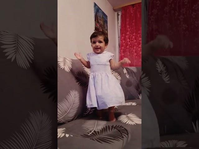 her smile and dance makes my day  #shortsyoutube  #kiara #marathimulgi