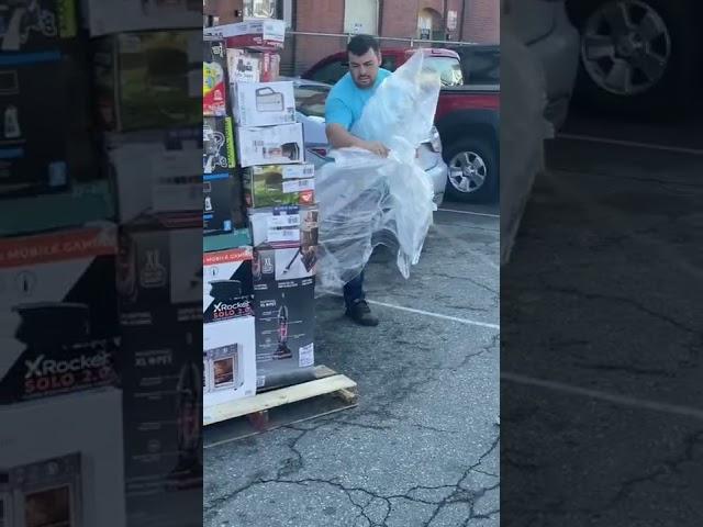 Buying a Full Pallet of Walmart Returns