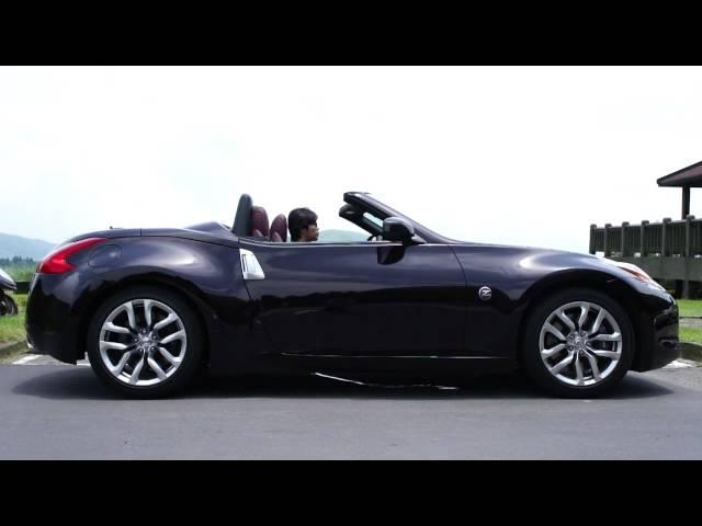 NISSAN 370Z Roadster 2