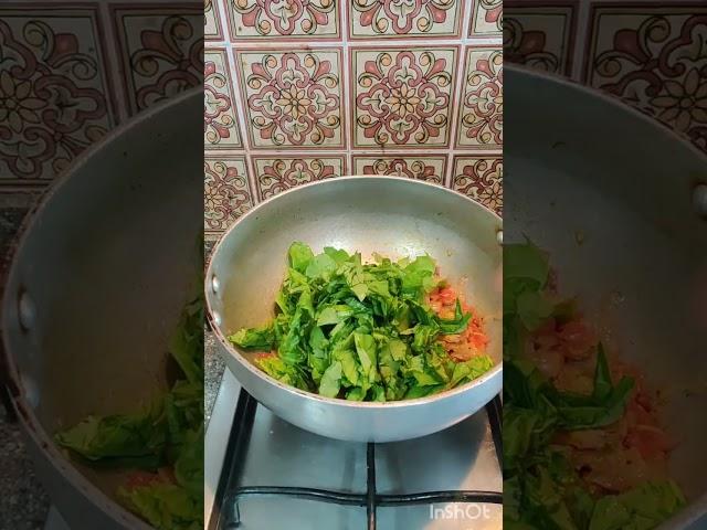 Palak with moong dal #easyrecipe #youtubeshorts  #youtubechannel #healtyfood #tasty  #youtube