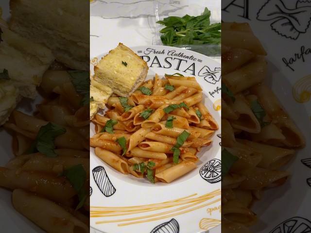 this #vegan #pennealavodka is one of the best #pasta dishes I’ve ever made! ️