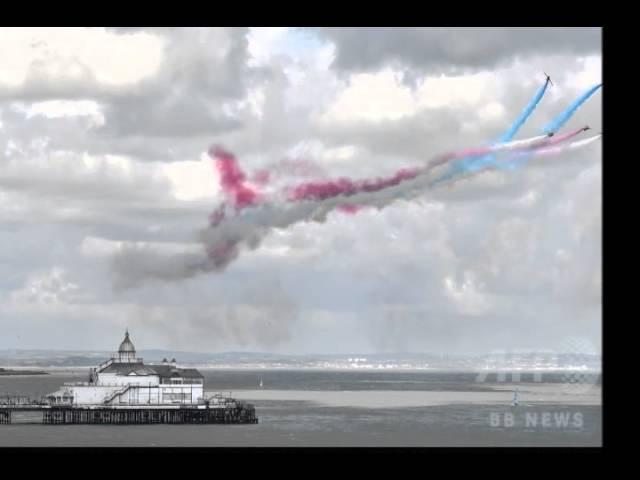 英空軍の曲芸飛行隊「レッドアローズ」Royal Air Force「Red Arrows」