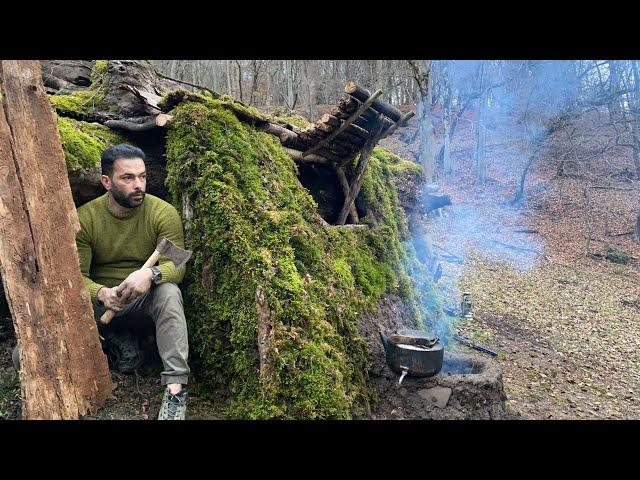 2 Of The Best Building Complete And Warm Bushcraft Survival Shelter In And Under The Trunk,Fireplace