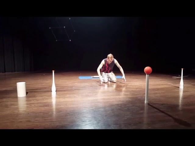 Jared the Juggler- Flow Motion Performance
