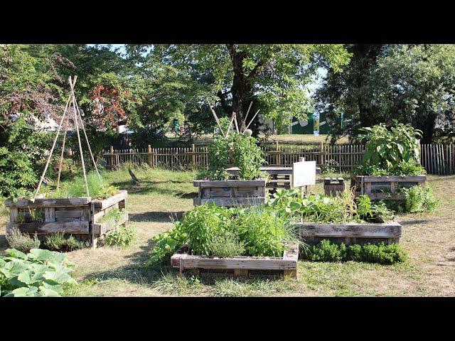 Bacs en palettes recyclées low-tech pour le jardin à fabriquer soi-même.