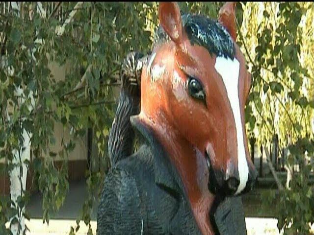 Кто-кто? Конь в пальто