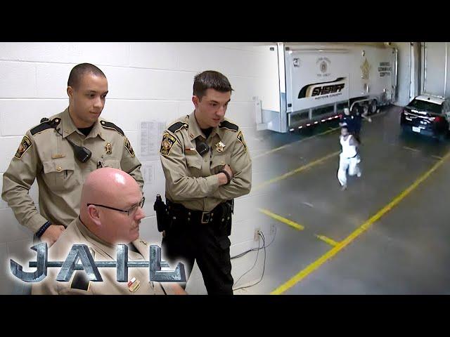 Escape Fail: Handcuffed Man Attempts to Run | JAIL TV Show