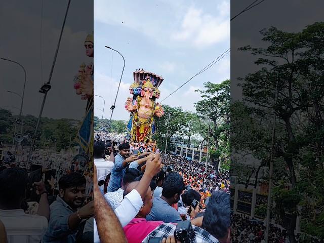 Lakhs of people came for Ganesha immersion #ganpati #ganpatibappamorya #ganesh #shorts