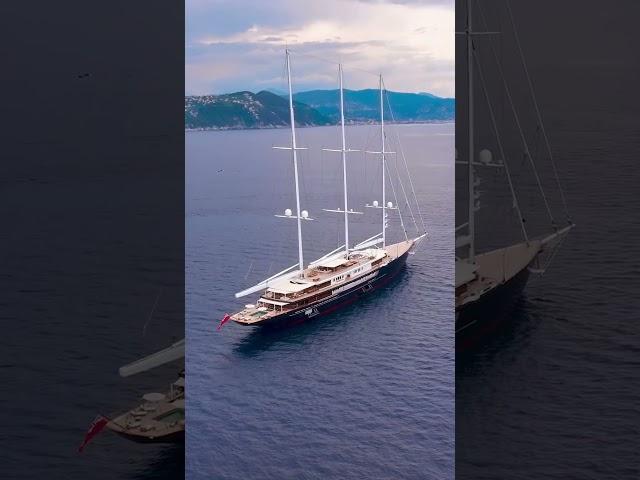 Jeff Bezo’s $575,000,000+ fleet meets M/Y Loon #yacht #motoryacht #superyachts #luxury #yachting