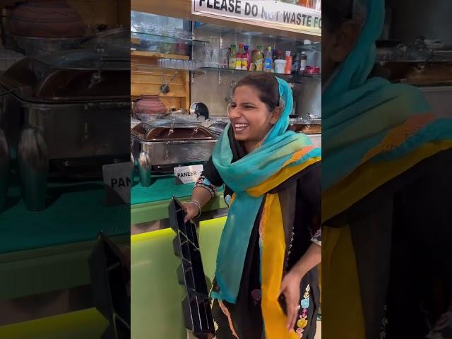 Aunty gaye restaurant￼ buffet vekh k hill gye#punjabicomedy #trendingshorts  #funny