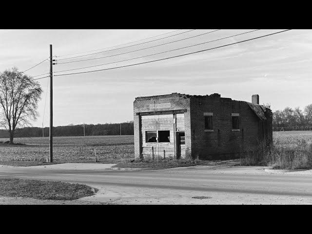 I thought it was abandoned then this happened! Pentax K1000 and Kentmere 100 Film in a Small Town