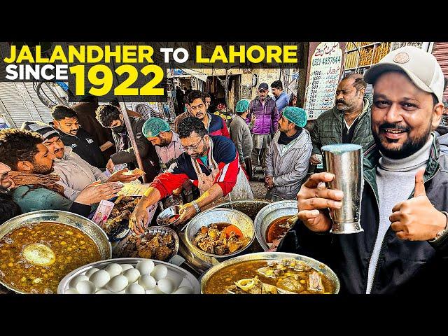 Lahori Mutton Chanay, Jalandher Halwa Puri | Best Nashta in Lahore | Pakistani Street Food