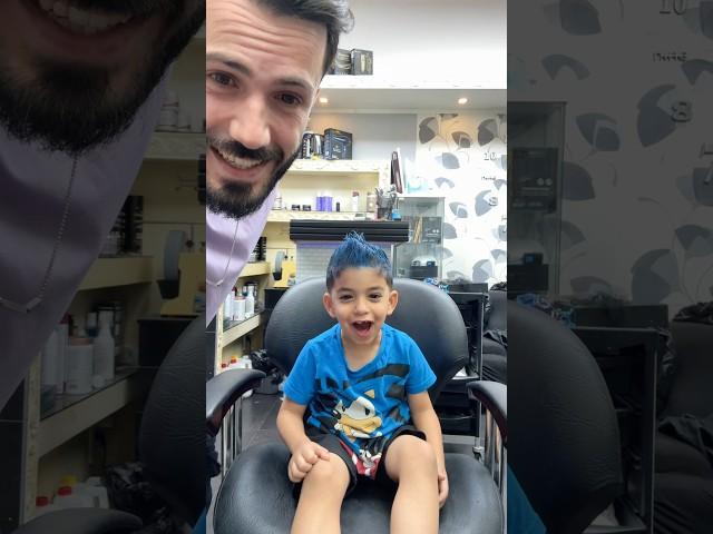 ירין מסתפר ועושה שיער כחול  #משפחתגולן #שוןיריןגולן #מספרה