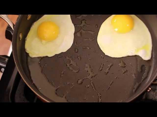 How To Make A Basic Fried Eggs-Kids Friendly/Young Chef