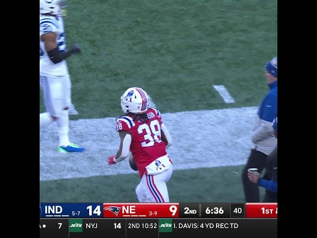 Rhamondre Stevenson catches for a 13-yard Gain vs. Indianapolis Colts
