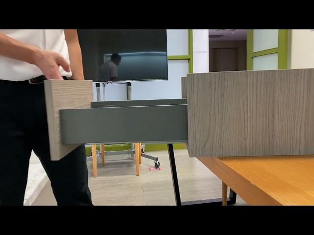 如何拆卸底裝的抽屜 ?  How to remove the under mounted drawer ?