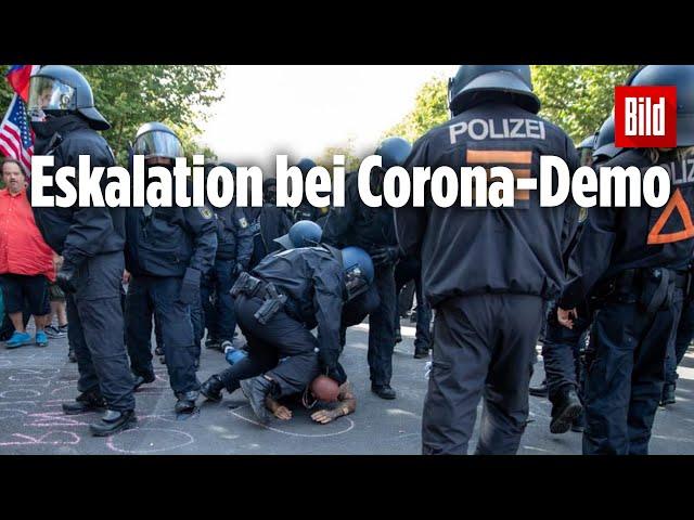 Eskalation bei Corona-Demo in Berlin: Spezialeinheiten gehen gegen Neonazis und Reichsbürger vor